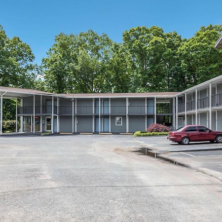 Rodeway Inn Anderson Bagian luar foto