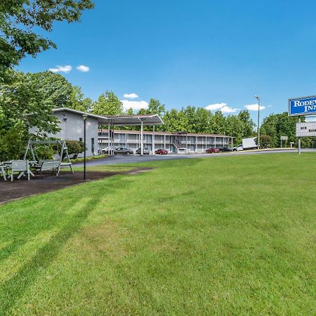 Rodeway Inn Anderson Bagian luar foto