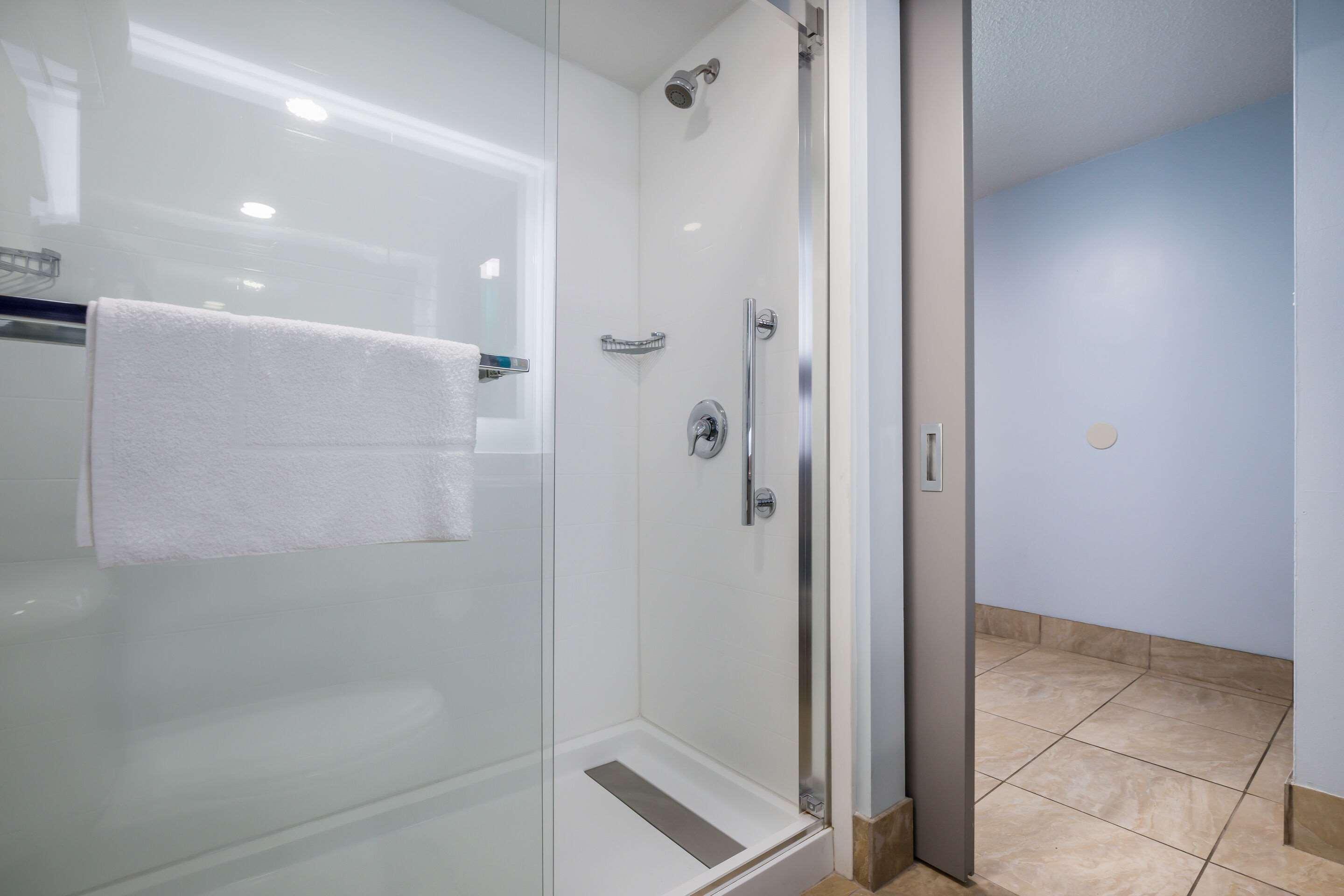 Rodeway Inn Anderson Bagian luar foto