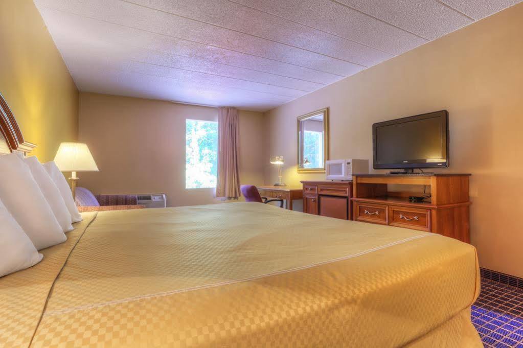 Rodeway Inn Anderson Bagian luar foto
